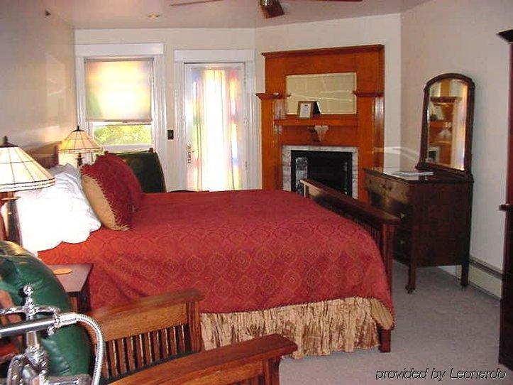 Alps Boulder Canyon Inn Room photo